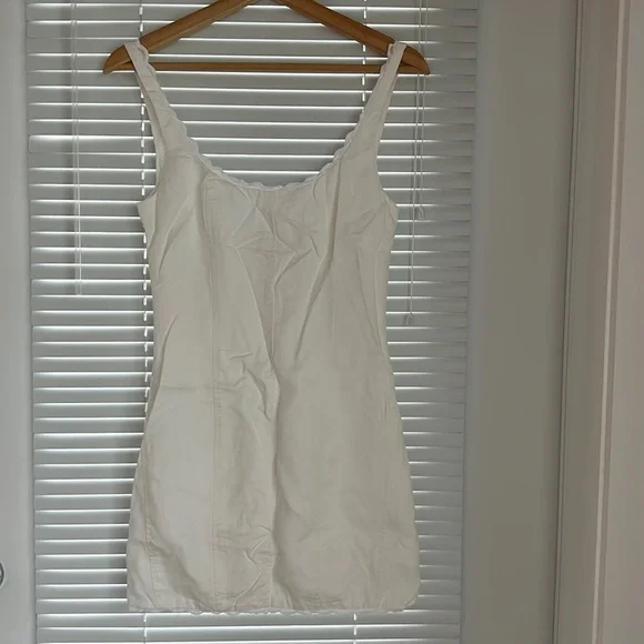 Dress - Picture 3 of 9